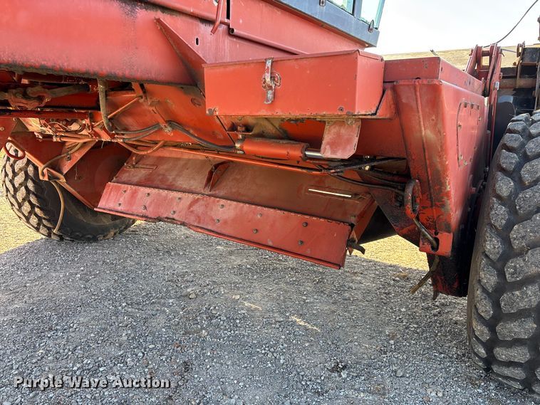 image for item ED2394 Hesston 8400 swather / windrower