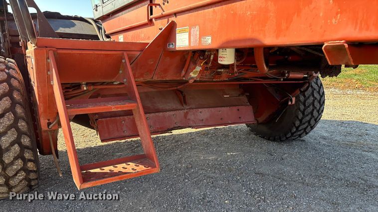image for item ED2394 Hesston 8400 swather / windrower