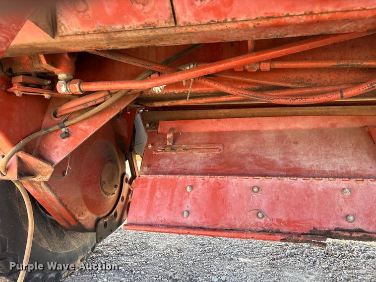 image for item ED2394 Hesston 8400 swather / windrower