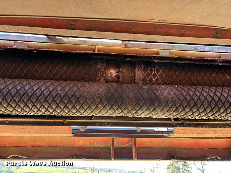 image for item ED2394 Hesston 8400 swather / windrower