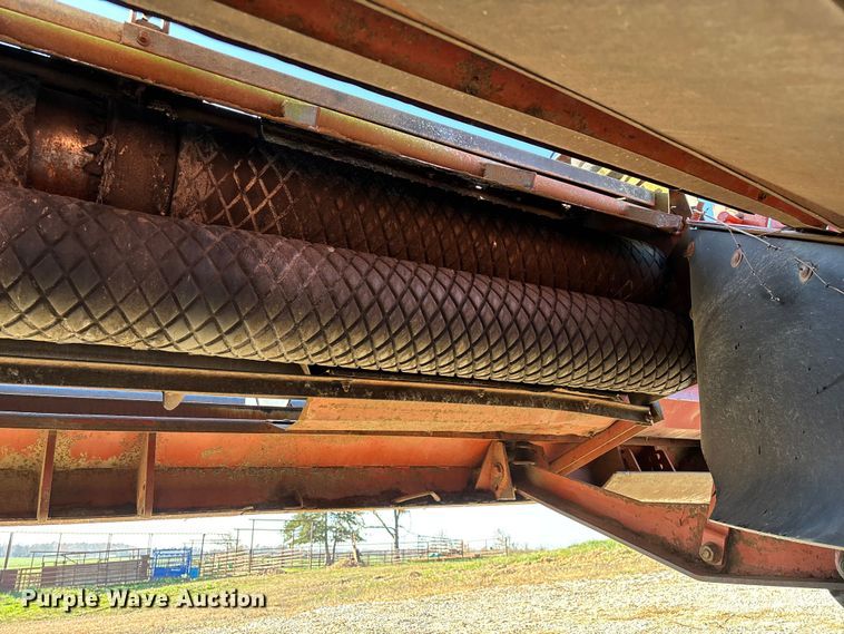 image for item ED2394 Hesston 8400 swather / windrower