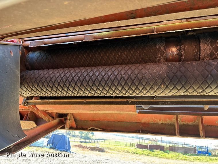 image for item ED2394 Hesston 8400 swather / windrower