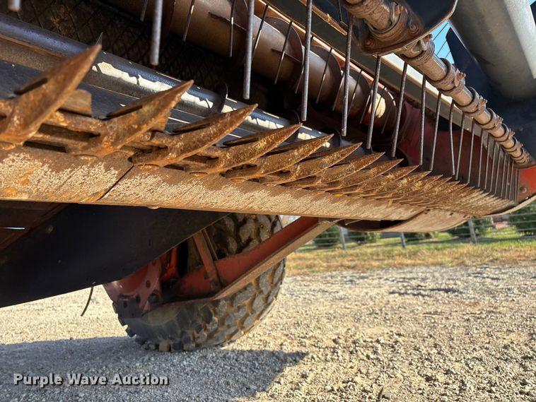 image for item ED2394 Hesston 8400 swather / windrower