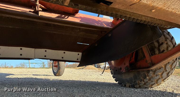 image for item ED2394 Hesston 8400 swather / windrower