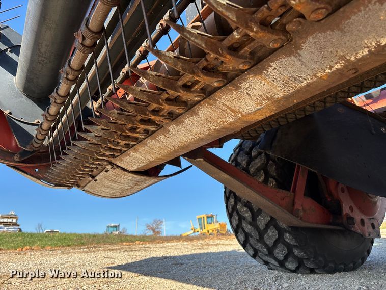 image for item ED2394 Hesston 8400 swather / windrower