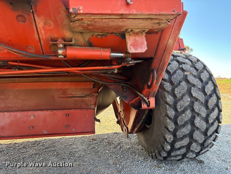 image for item ED2394 Hesston 8400 swather / windrower