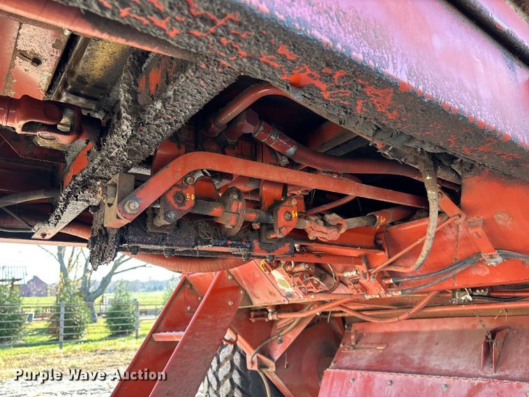 image for item ED2394 Hesston 8400 swather / windrower