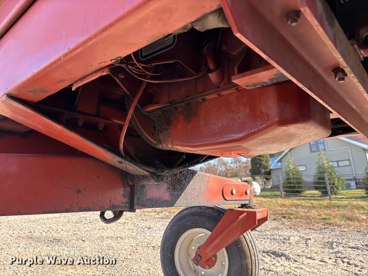 image for item ED2394 Hesston 8400 swather / windrower