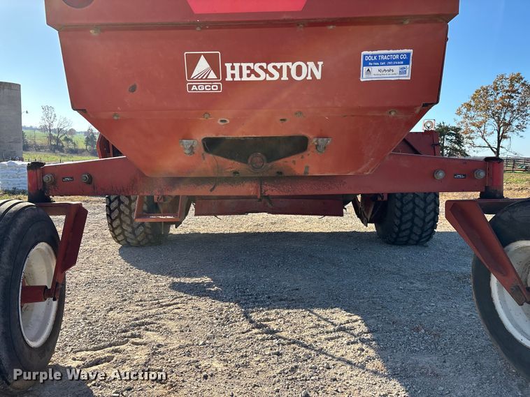 image for item ED2394 Hesston 8400 swather / windrower