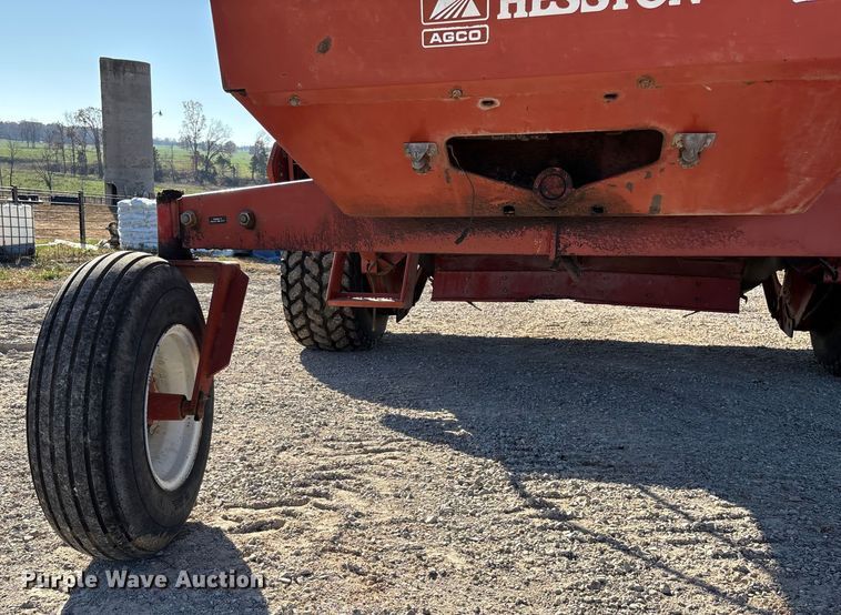 image for item ED2394 Hesston 8400 swather / windrower