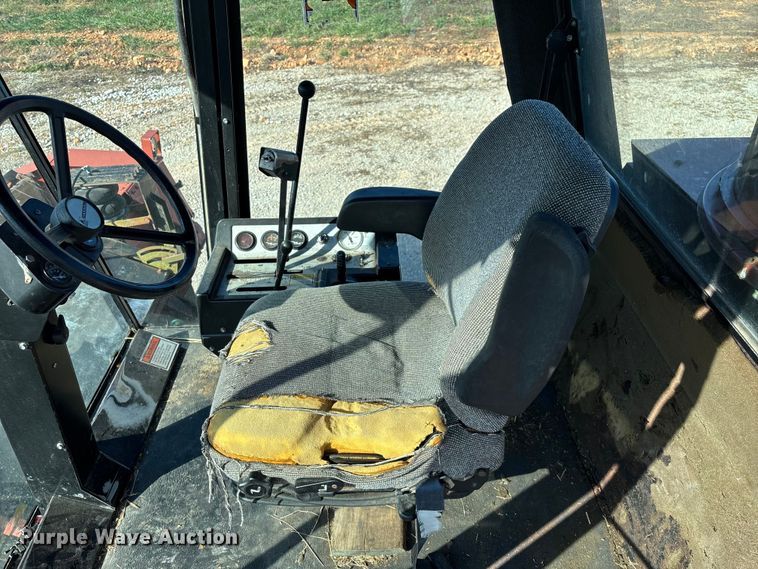 image for item ED2394 Hesston 8400 swather / windrower