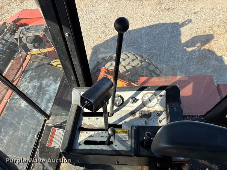 image for item ED2394 Hesston 8400 swather / windrower