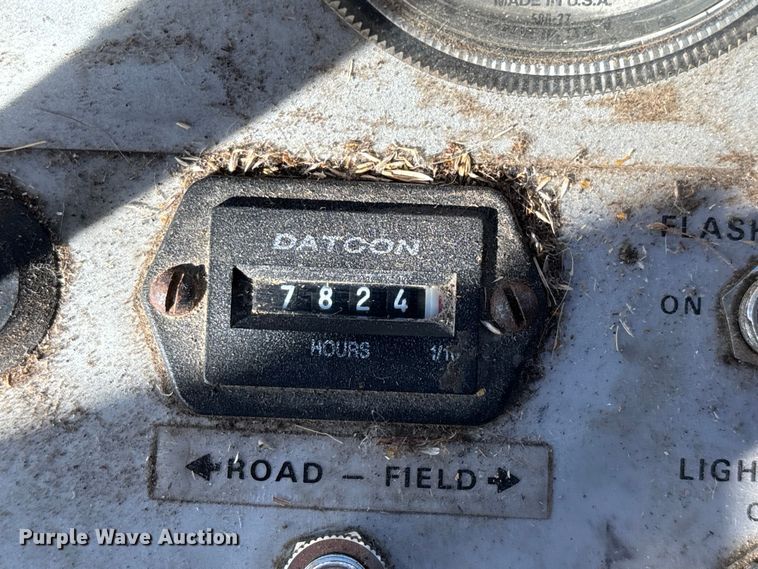 image for item ED2394 Hesston 8400 swather / windrower