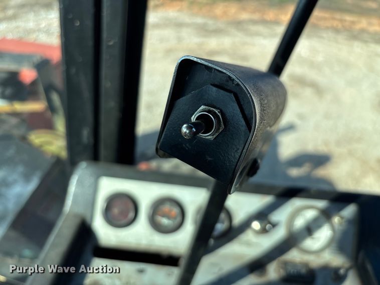 image for item ED2394 Hesston 8400 swather / windrower