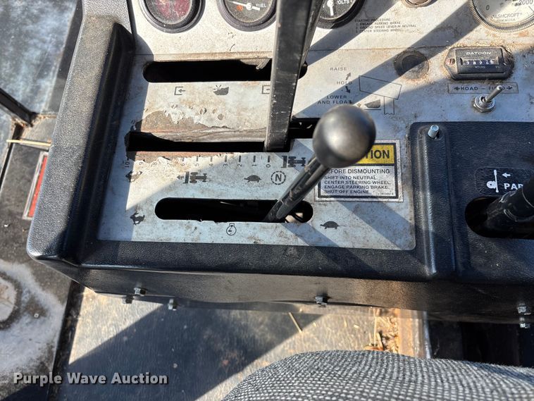 image for item ED2394 Hesston 8400 swather / windrower