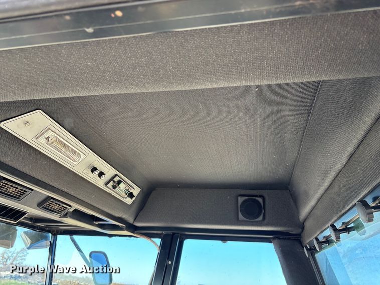 image for item ED2394 Hesston 8400 swather / windrower