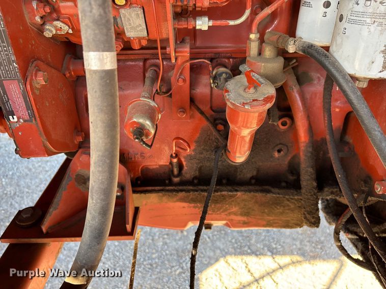 image for item ED2394 Hesston 8400 swather / windrower