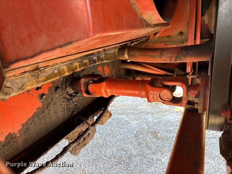 image for item ED2394 Hesston 8400 swather / windrower