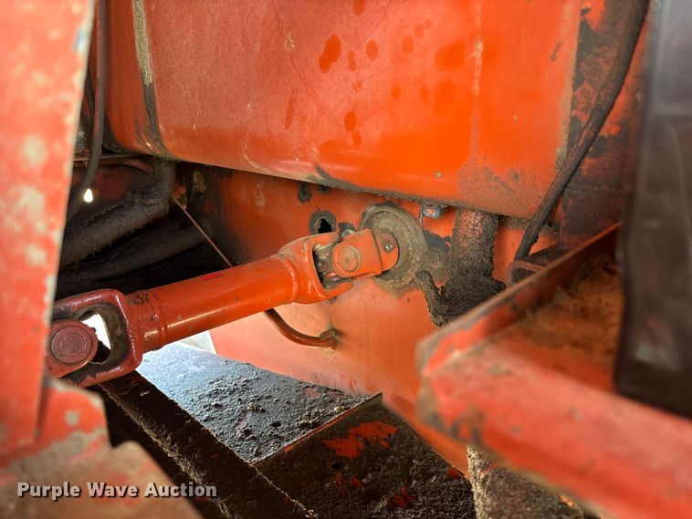 image for item ED2394 Hesston 8400 swather / windrower