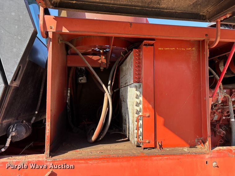 image for item ED2394 Hesston 8400 swather / windrower