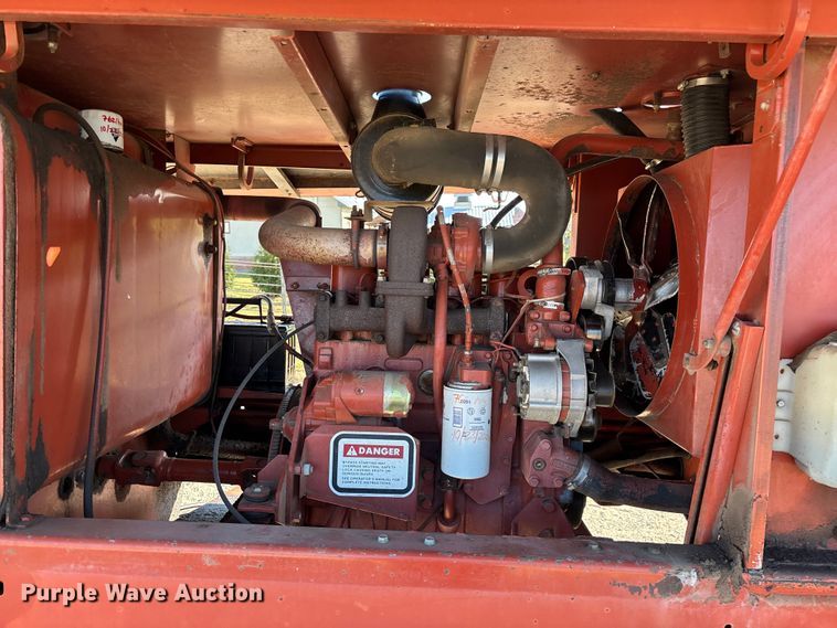 image for item ED2394 Hesston 8400 swather / windrower