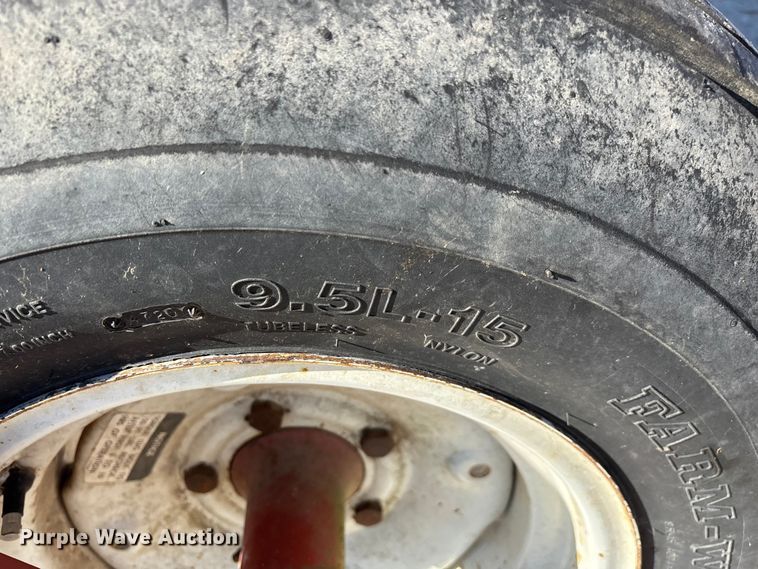 image for item ED2394 Hesston 8400 swather / windrower