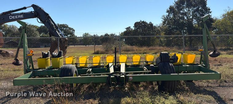 image for item ED4991 John Deere 1780 planter