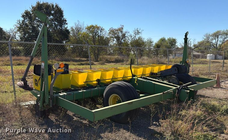 image for item ED4991 John Deere 1780 planter