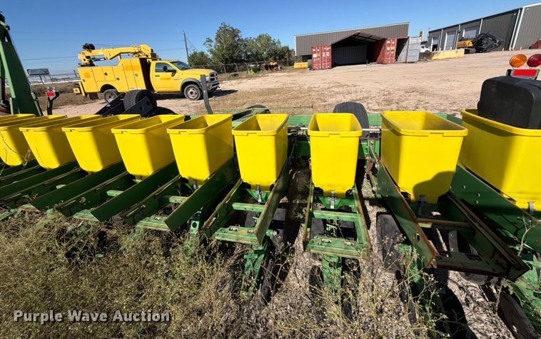 image for item ED4991 John Deere 1780 planter