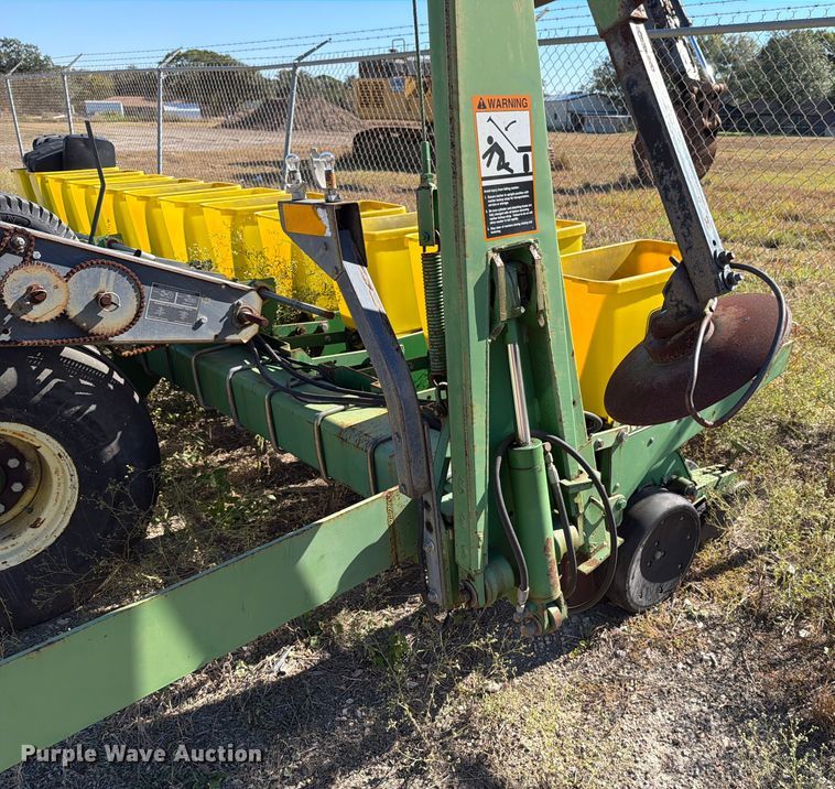 image for item ED4991 John Deere 1780 planter