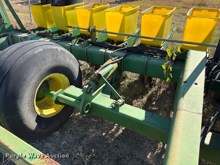 image for item ED4991 John Deere 1780 planter