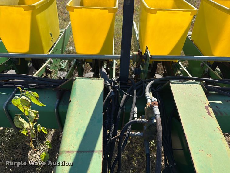 image for item ED4991 John Deere 1780 planter