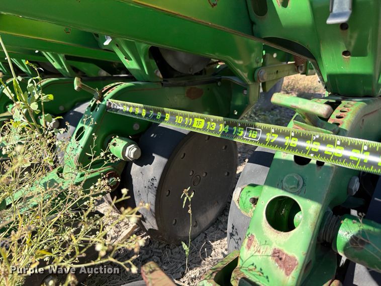 image for item ED4991 John Deere 1780 planter