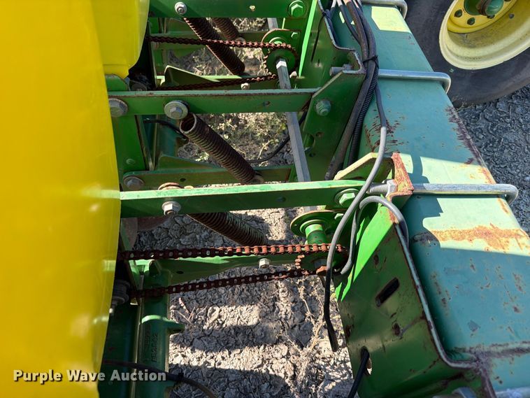 image for item ED4991 John Deere 1780 planter