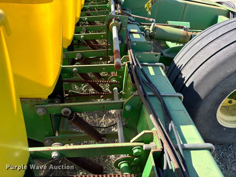 image for item ED4991 John Deere 1780 planter