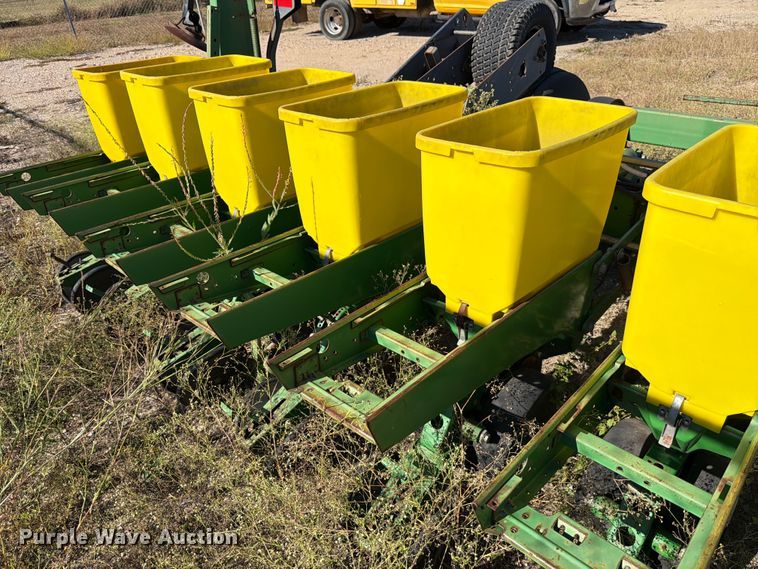 image for item ED4991 John Deere 1780 planter