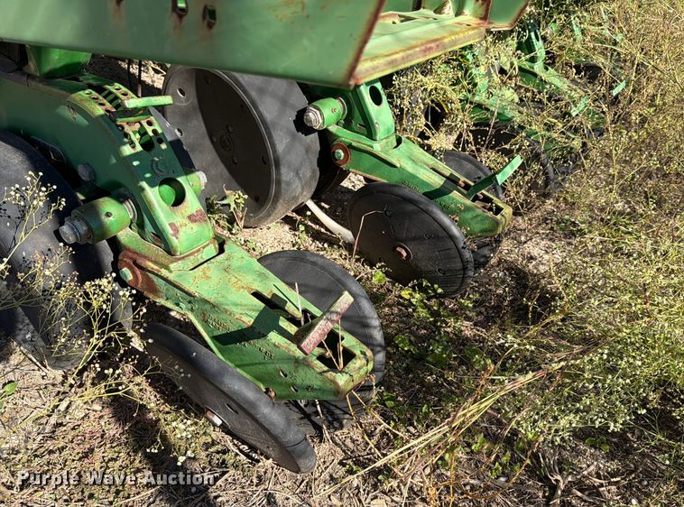 image for item ED4991 John Deere 1780 planter