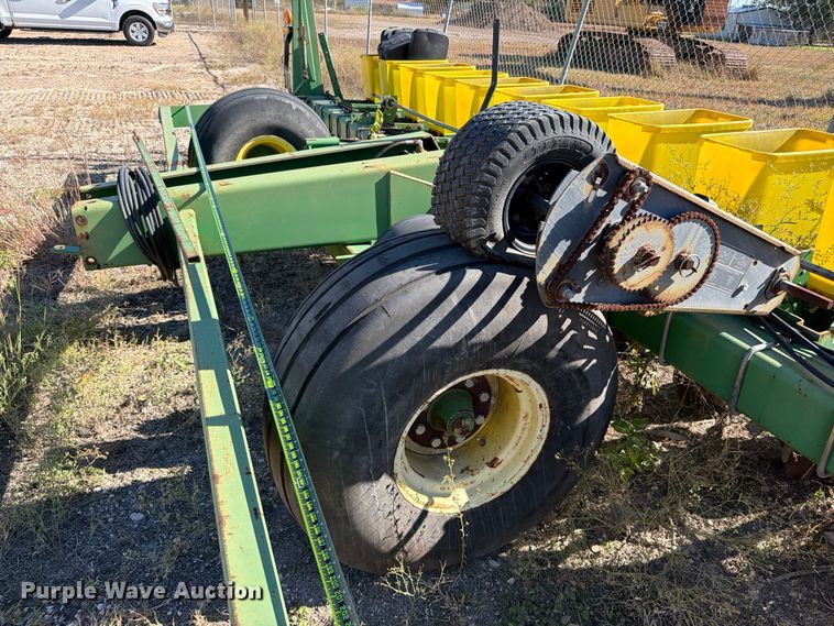 image for item ED4991 John Deere 1780 planter