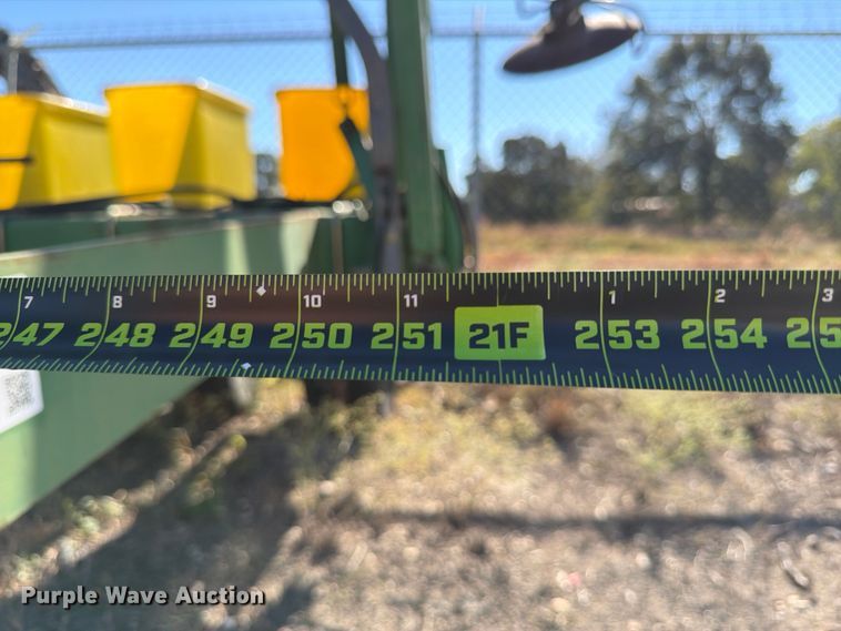 image for item ED4991 John Deere 1780 planter