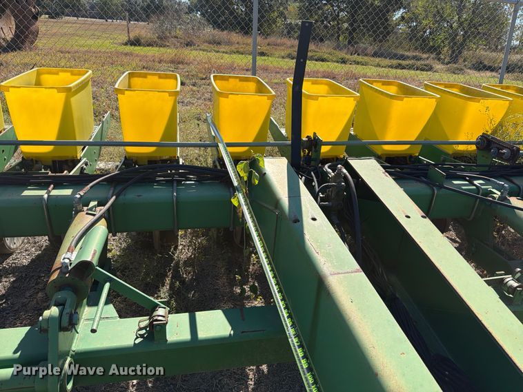 image for item ED4991 John Deere 1780 planter