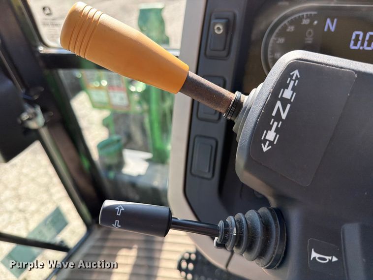 image for item ED5000 2022 John Deere 5115M MFWD tractor