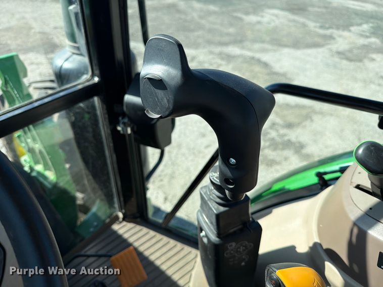 image for item ED5000 2022 John Deere 5115M MFWD tractor