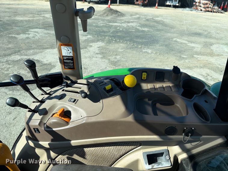 image for item ED5000 2022 John Deere 5115M MFWD tractor