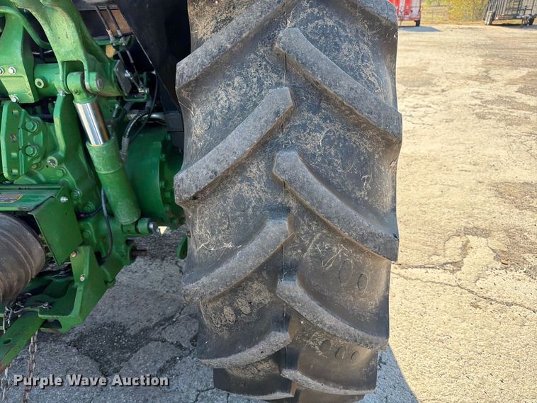 image for item ED5000 2022 John Deere 5115M MFWD tractor