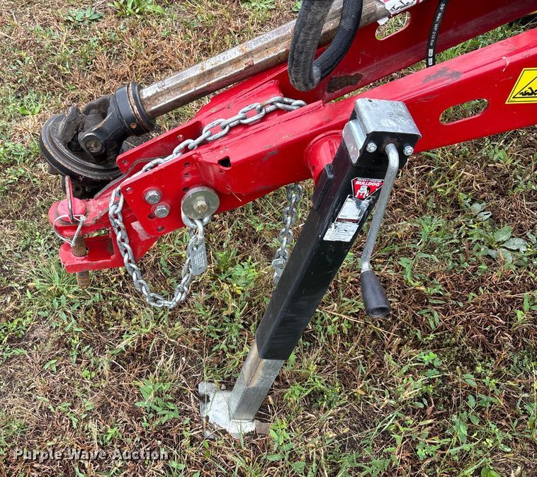 image for item EE4118 2017 New Holland Roll Belt 460 Cropcutter round baler