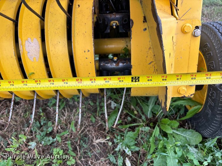 image for item EE4118 2017 New Holland Roll Belt 460 Cropcutter round baler