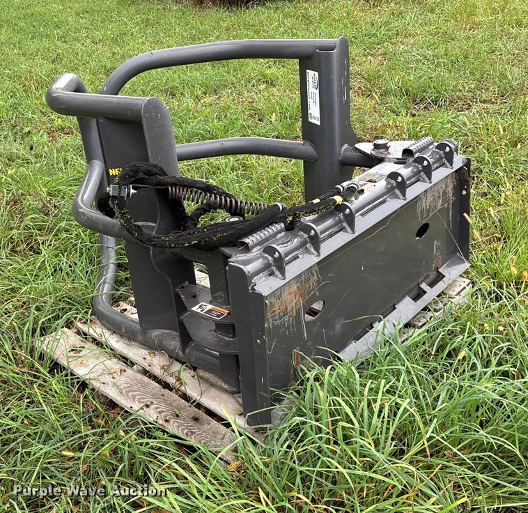 image for item EE4120 2019 CNH bale grabber