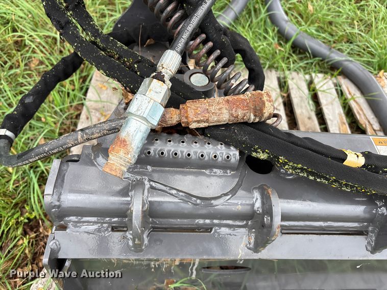 image for item EE4120 2019 CNH bale grabber