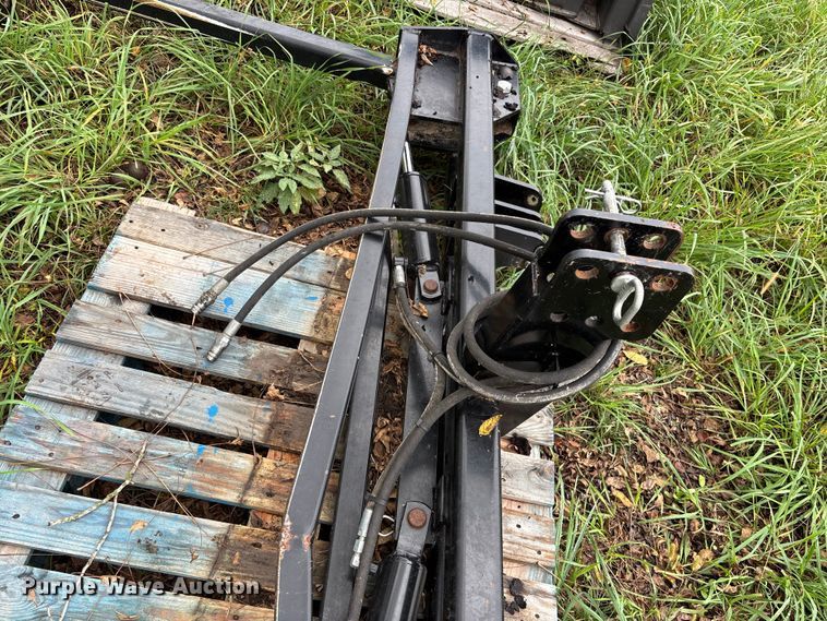 image for item EE4121 Hydrated Hydra TM200 hay bale unroller