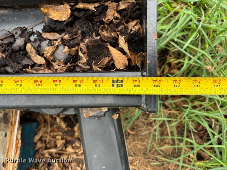 image for item EE4121 Hydrated Hydra TM200 hay bale unroller